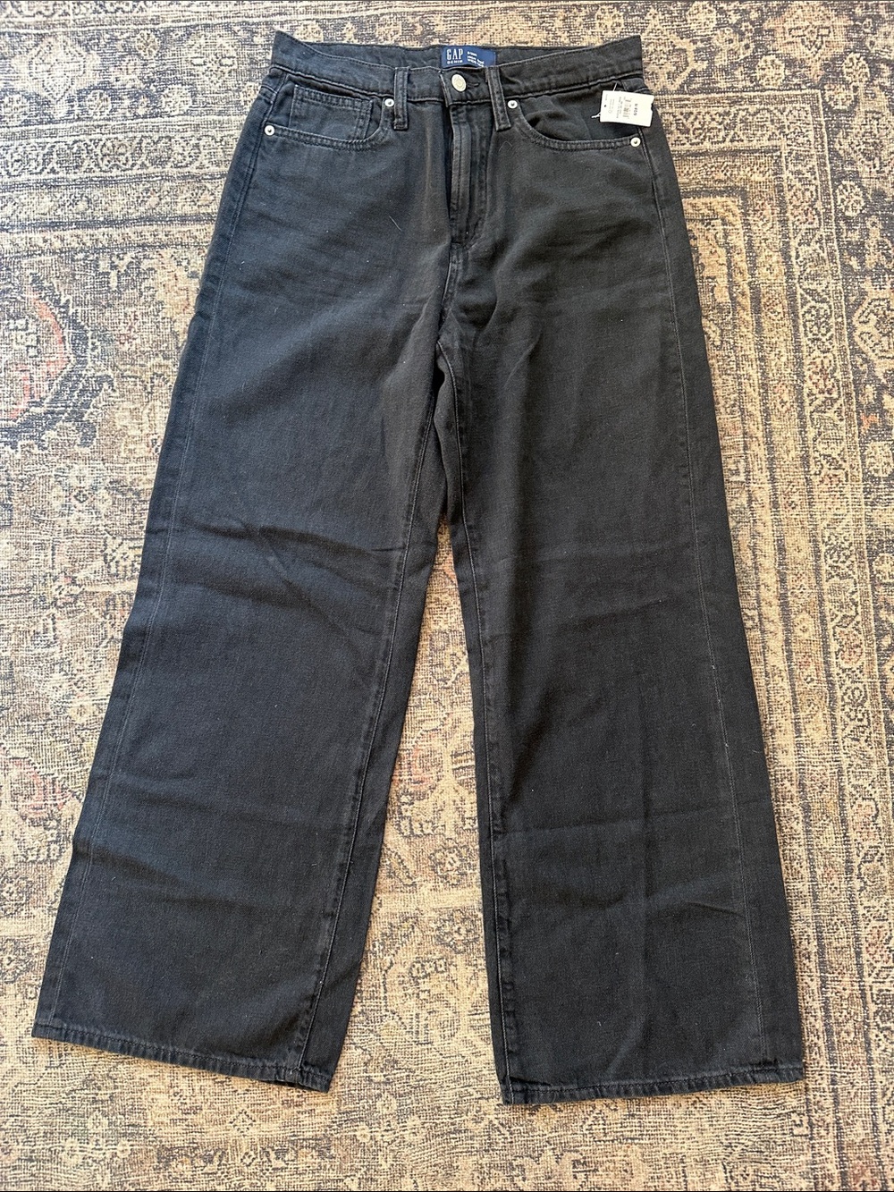 NWT Gap high rise wide leg jeans 6/28 washed black 100% cotton.